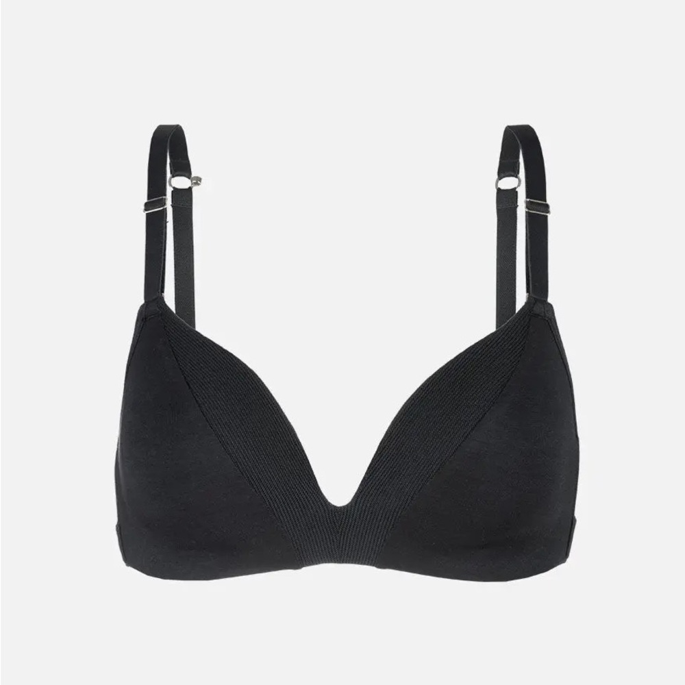 Black Wireless Bra